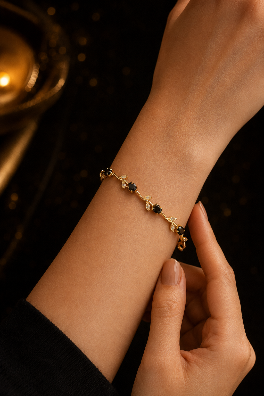 Tulip Bracelet – Elegant Artificial Gold & Black Stone