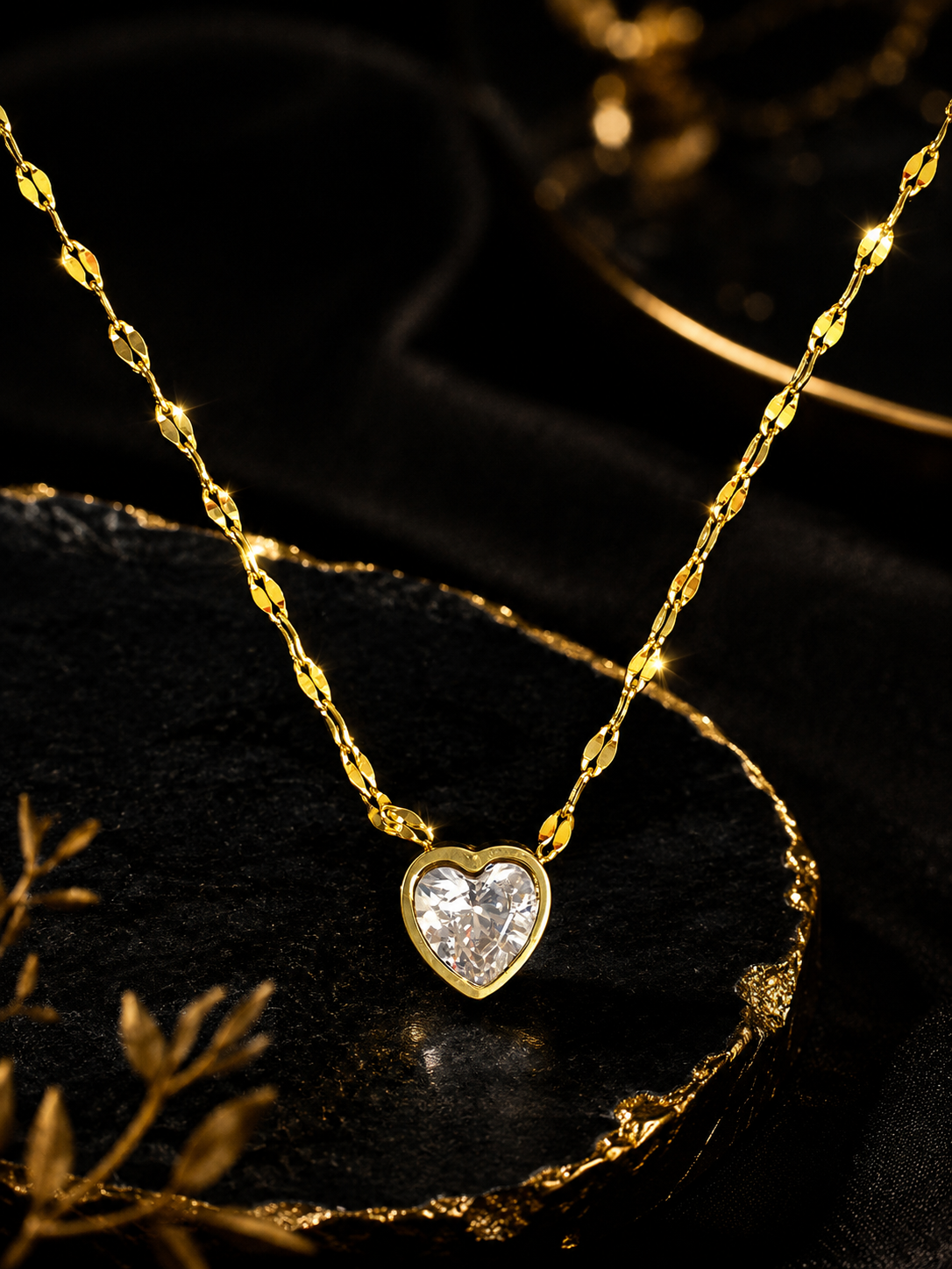 Elegant Gold Heart Stainless Steel Pendant Necklace for Women – Sparkling Crystal Chain Necklace