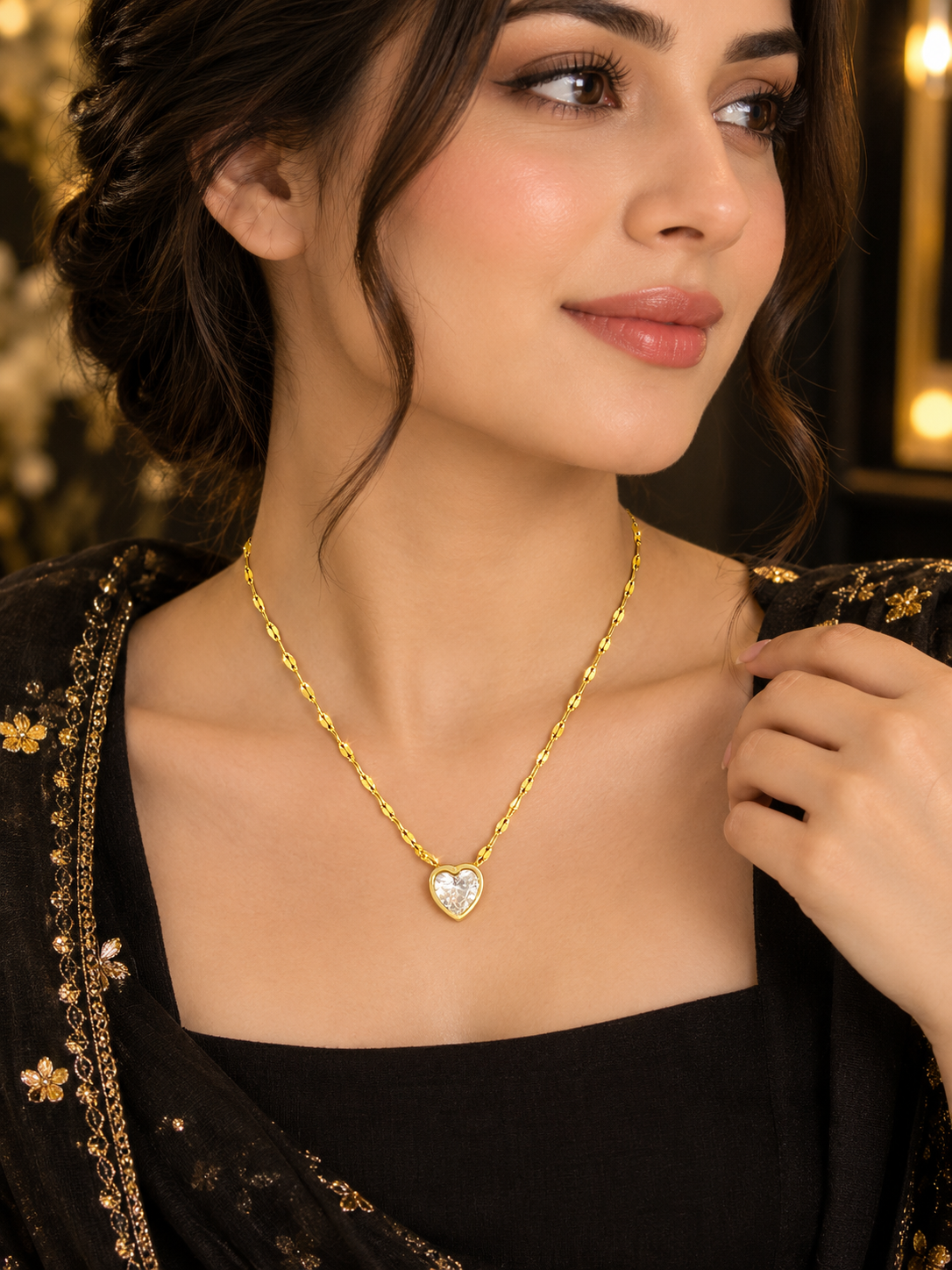 Elegant Gold Heart Stainless Steel Pendant Necklace for Women – Sparkling Crystal Chain Necklace