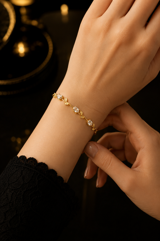 Tulip Bracelet – Elegant Gold Floral Bracelet