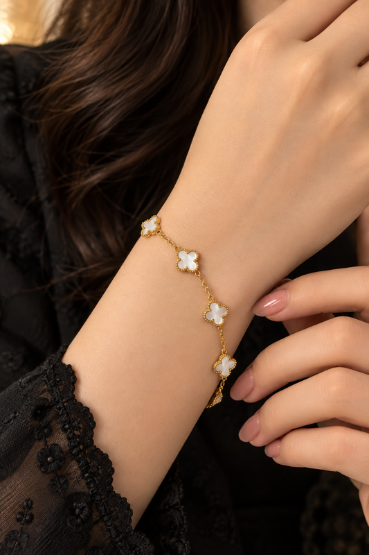 Pearl Clover Charm Bracelet – Elegant Gold Finish